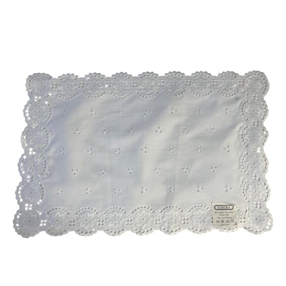 VTG Aurora Embroidered Lace Table Placemats Set of 4 White - Picture 1 of 5